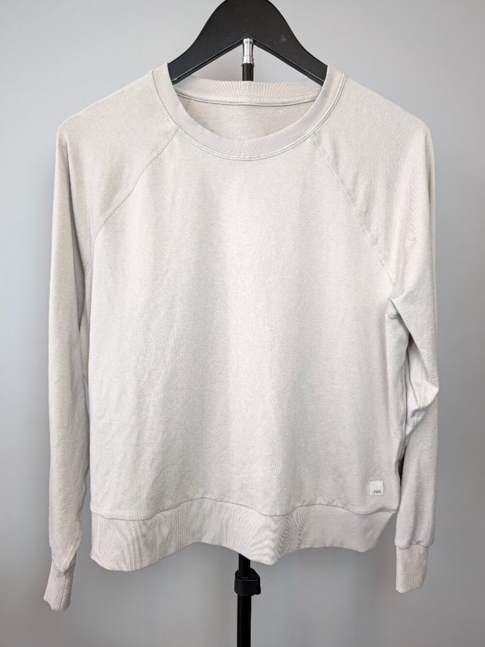 Vuori Women's Size S Crew Halo Longsleeve Sweatshirt in Milkweed